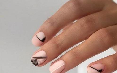 عکس مدل های طراحی ناخن ساده