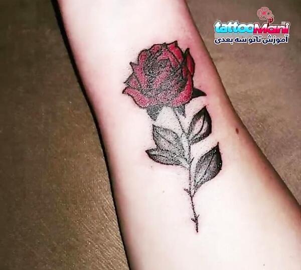 عکس خالکوبی روی دست گل