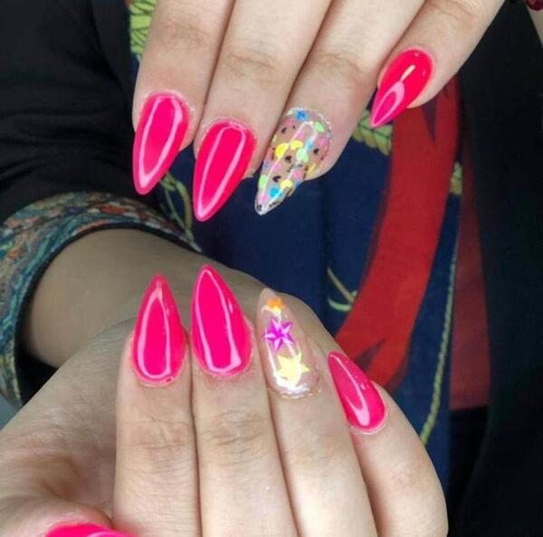 عکس طرح ناخن صورتی جیغ