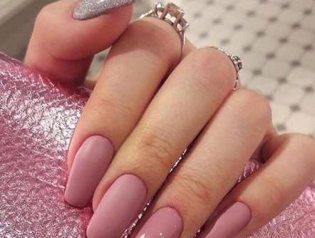 عکس طرح ناخن صورتی جیغ