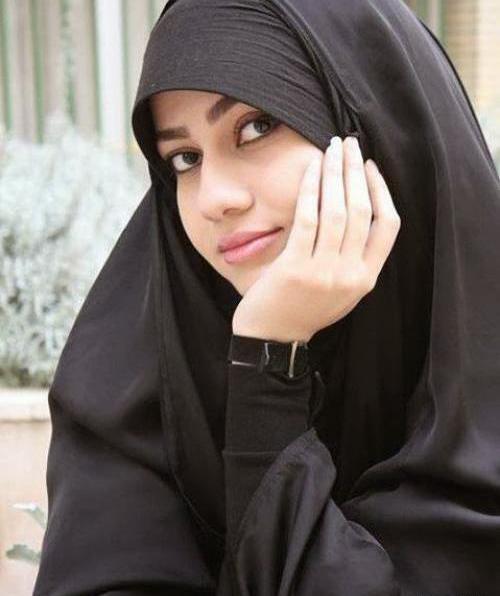 عکس دختر چادری و رهبر