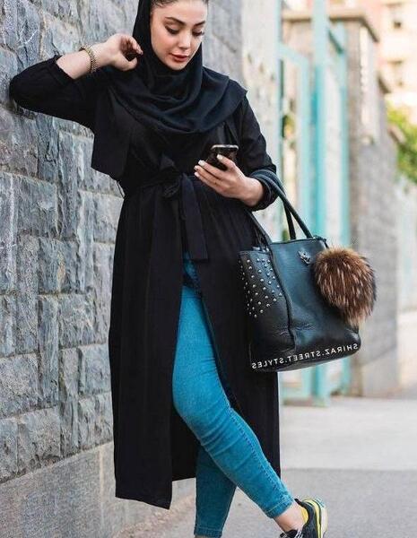عکس فیک دختر با لباس قرمز