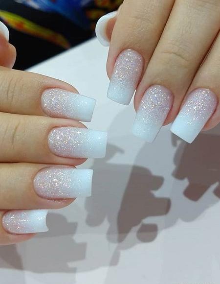 عکس مدل ناخن بیبی بومر سفید