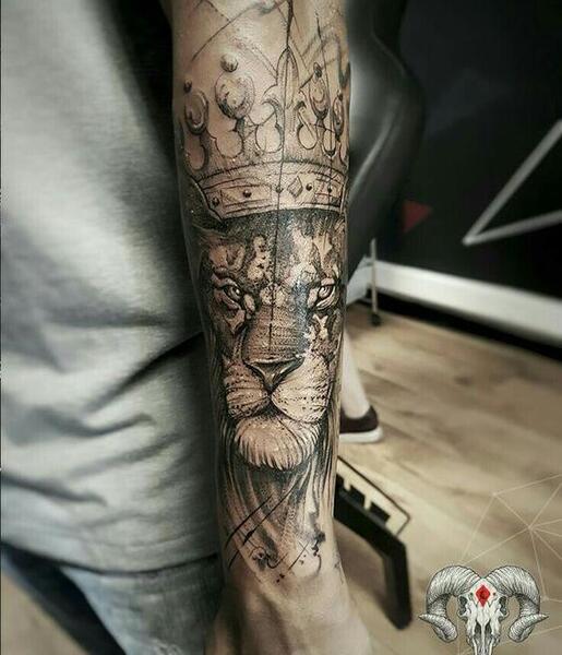 عکس تاتو گرگ روی دست