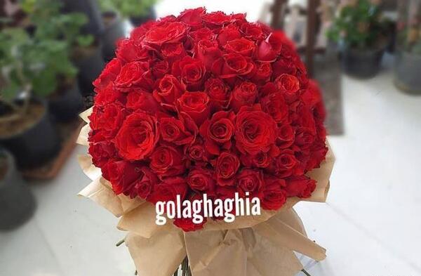 عکس دخترانه گل در دست