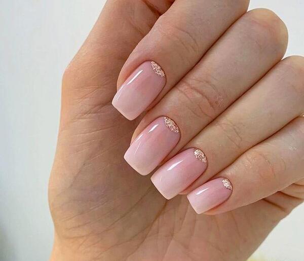 عکس مدل ناخن ساده اکلیلی