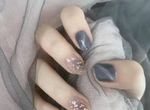 عکس مدل ناخن ساده اکلیلی