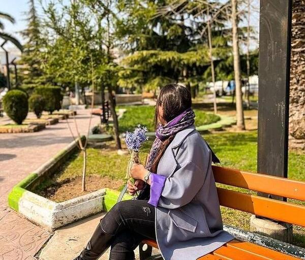 عکس فیک دختر با گوشی