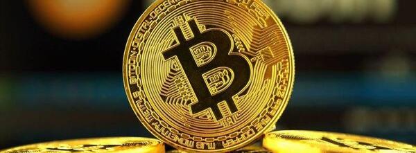 عکس بیت کوین و دلار