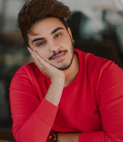 عکس آرون افشار در عصر جدید