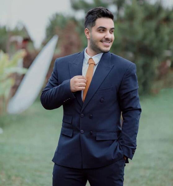 عکس آرون افشار در عصر جدید