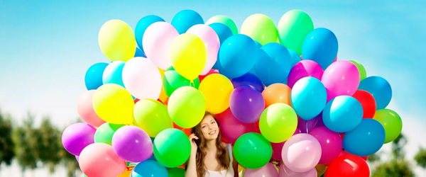 ژست عکس تولد در طبیعت دخترانه