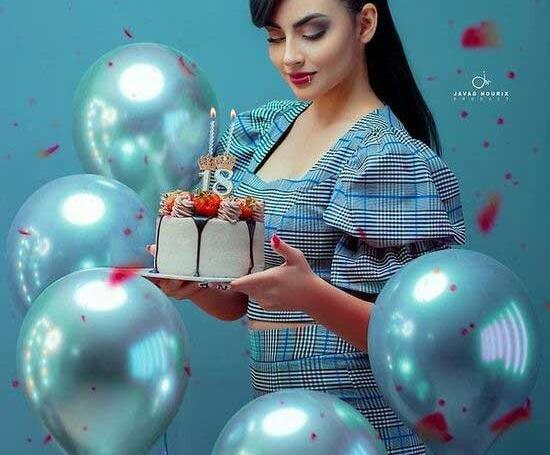 ژست عکس تولد در طبیعت دخترانه