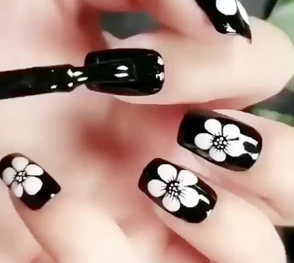 عکس طرح ناخن گل