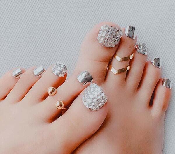 عکس مدل ناخن پای عروس