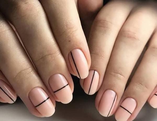 عکس مدل ناخن فرنچ کوتاه گرد