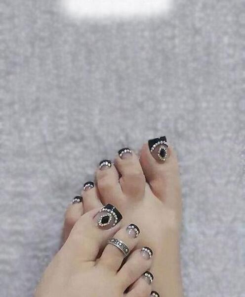 عکس مدل جدید طراحی ناخن پا