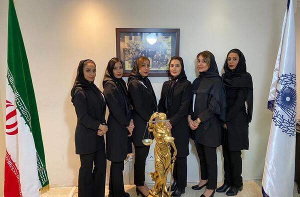 عکس خانم وکیل ایرانی