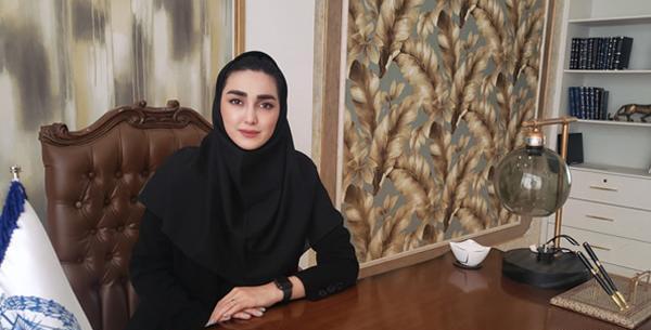 عکس خانم وکیل ایرانی