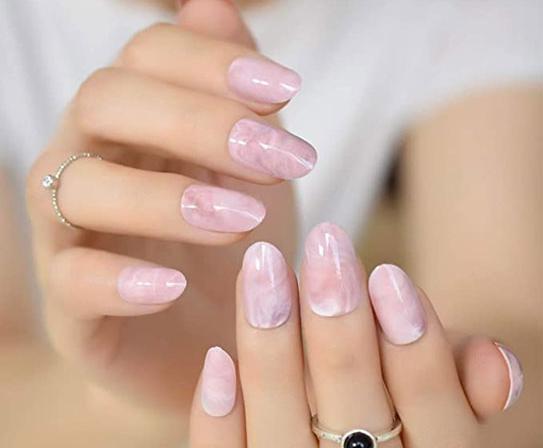 عکس طرح ناخن آمبره سفید