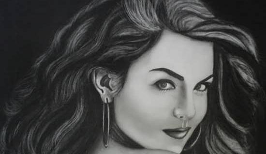 عکس نقاشی سیاه قلم زن باردار