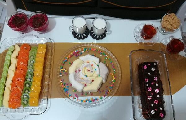 عکس شب نشینی دوستانه
