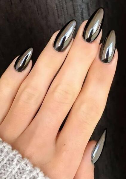 عکس طرح ناخن نقره ای مشکی