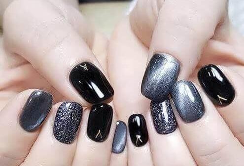 عکس طرح ناخن نقره ای مشکی