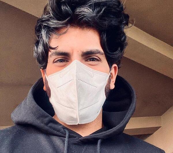 عکس فیک پسر شبیه هم