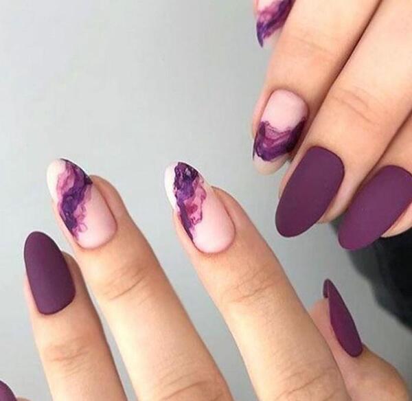 عکس مدل ناخن ساده بنفش