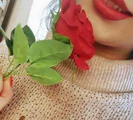 عکس فیک دختر با گل