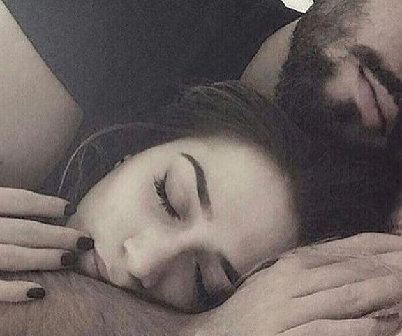 ژست عکس تولد رو تخت خواب
