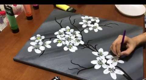 عکس نقاشی گل روی بوم