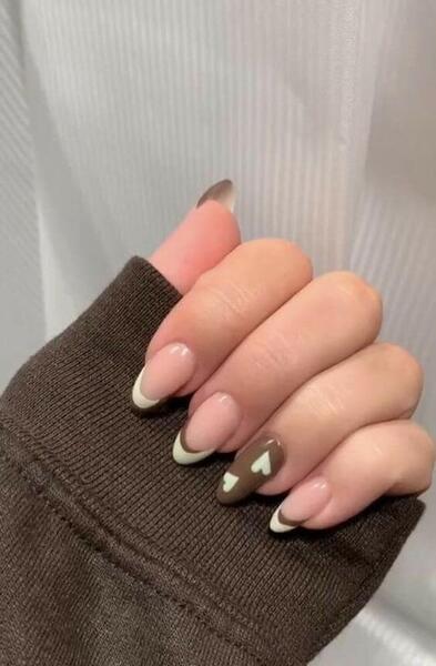 عکس مدل ناخن فرنچ قهوه ای