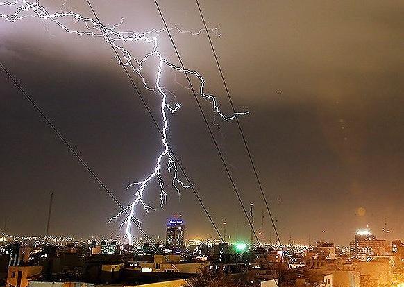 عکس تاتو رعد و برق روی دست