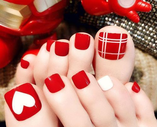 عکس مدل ژلیش ناخن پا دخترانه