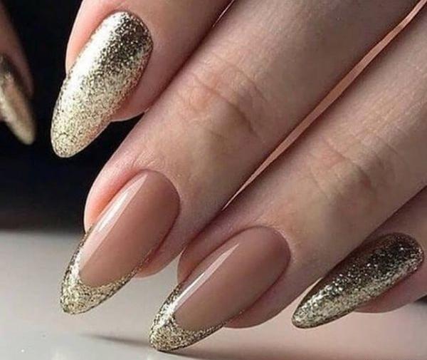 عکس مدل ناخن هلویی ساده