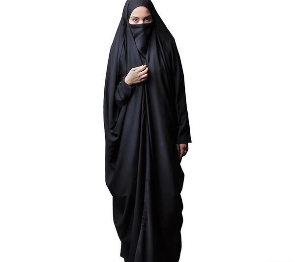 عکس دختر چادری با روبند