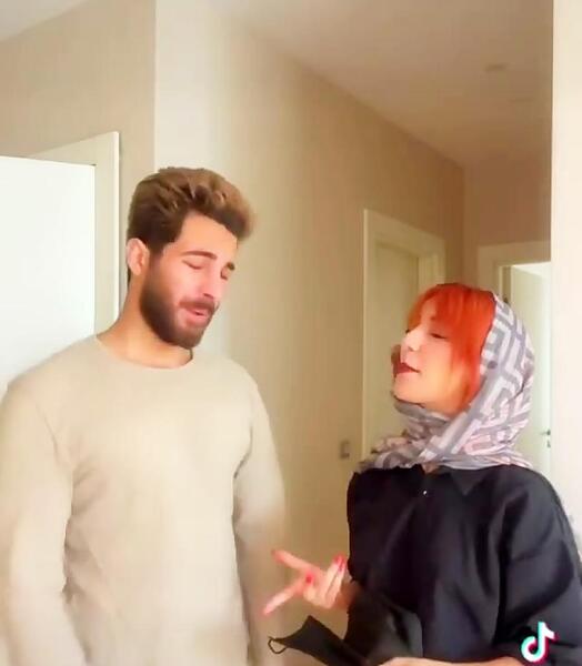 عکس فیلم خنده دار ژل میزنی موهام فره