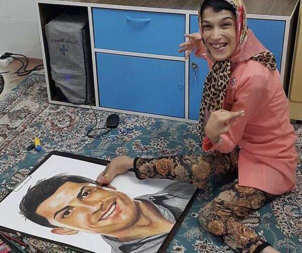 عکس نقاشی دختر فوتبالیست