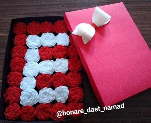 عکس گل رز با حروف انگلیسی