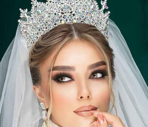 عکس شینیون مو فرق وسط