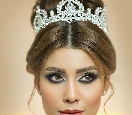 عکس شینیون مو فرق وسط