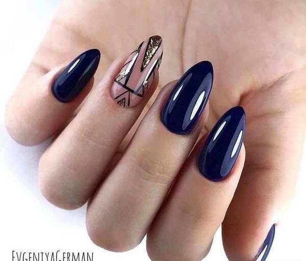 عکس مدل ناخن هلالی