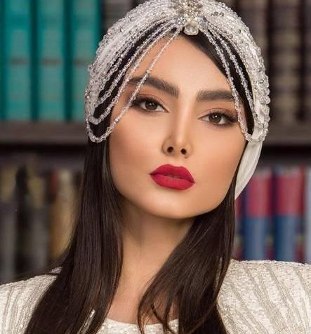 عکس شینیون مو زیر توربان