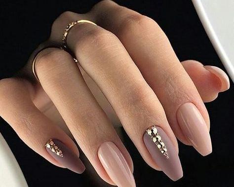عکس طرح ناخن ساده و شیک