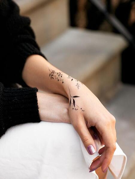 عکس تاتو دخترانه روی دست