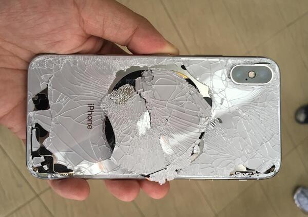 عکس گوشی اپل خرد شده