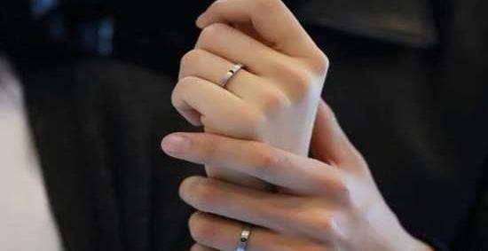 عکس دست نامزدی با حلقه
