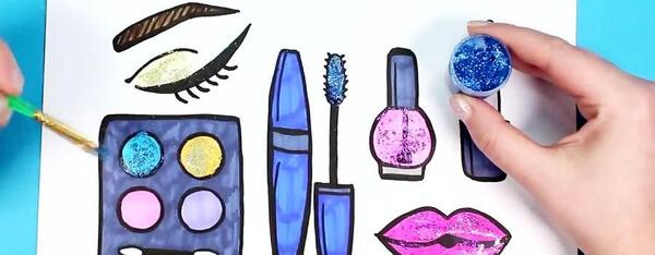 عکس نقاشی دختر آرایشی